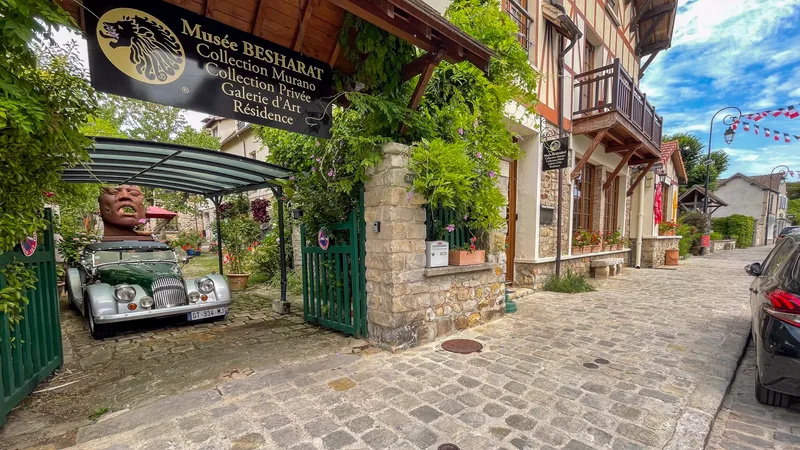 Besharat Gallery & Suites